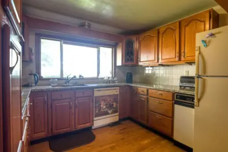 260e1589 3ab8 4c wxL7s